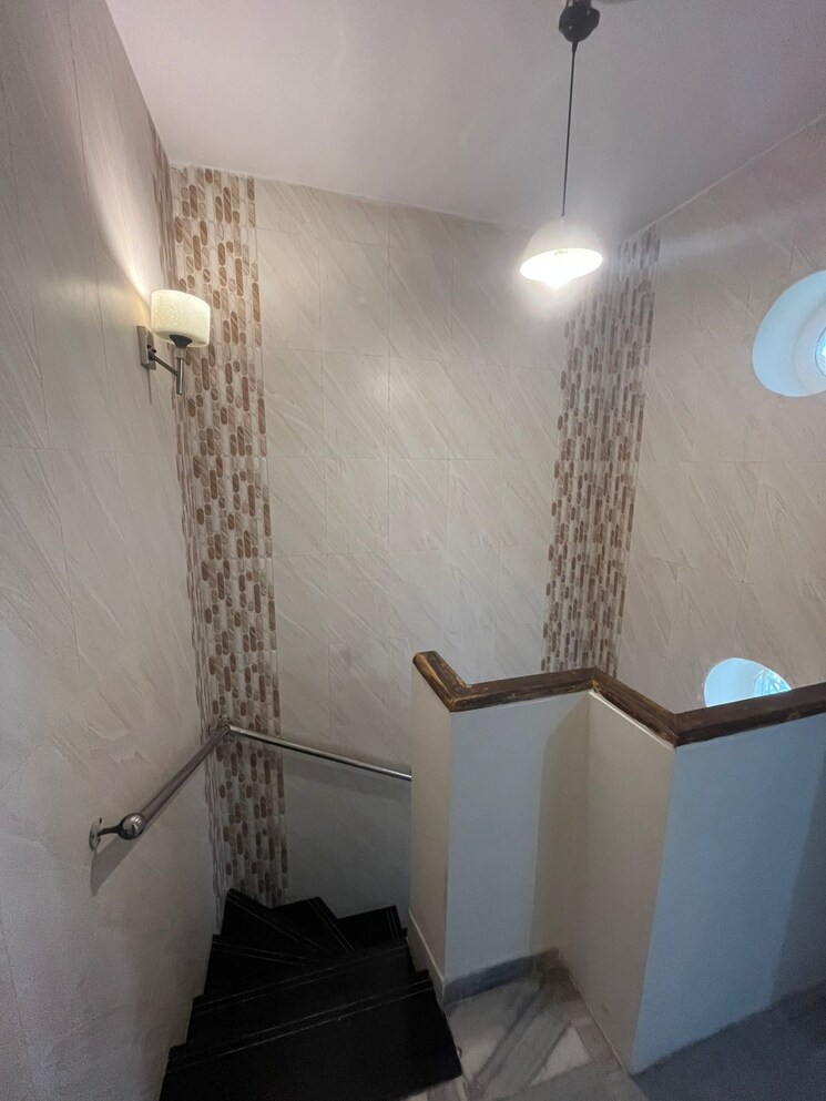 Bathroom, sindhi-society 2 Bedroom 1300 Sq.Ft. Apartment In Chembur Mumbai 8908711