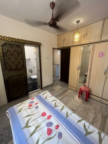 Bedroom in 2 BHK Apartment at Sindhi Society, Chembur – for Rent