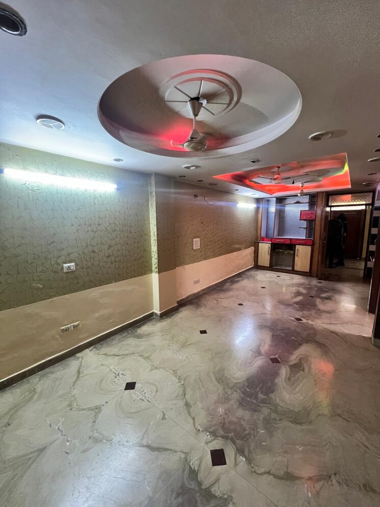 Living Room, raj nagar 2 Bedroom 110 Sq.Yd. Builder Floor In Raj Nagar Delhi 8908356