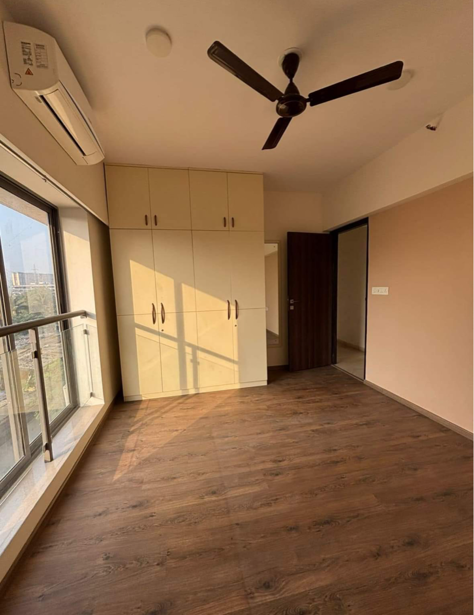 2 BHK 950 Sq.Ft. Apartment in DLH Orchid