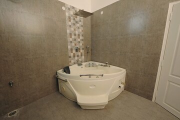 Bathroom in 5 BHK Villa at Casa Grande Pavilion, Thalambur – for Sale