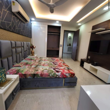 Bedroom in 3 BHK Apartment at Juhu Scheme, Chand Society – for Rent