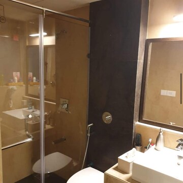 Team Area in 3 BHK Apartment at Juhu Scheme, Chand Society – for Rent