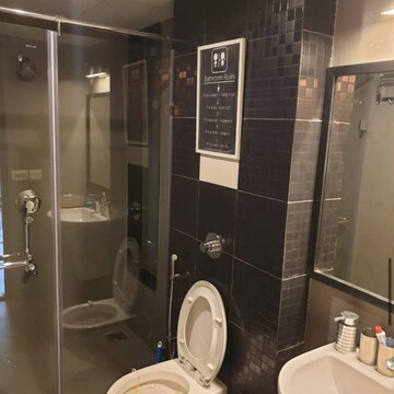 Bathroom in 3 BHK Apartment at Juhu Scheme, Chand Society – for Rent