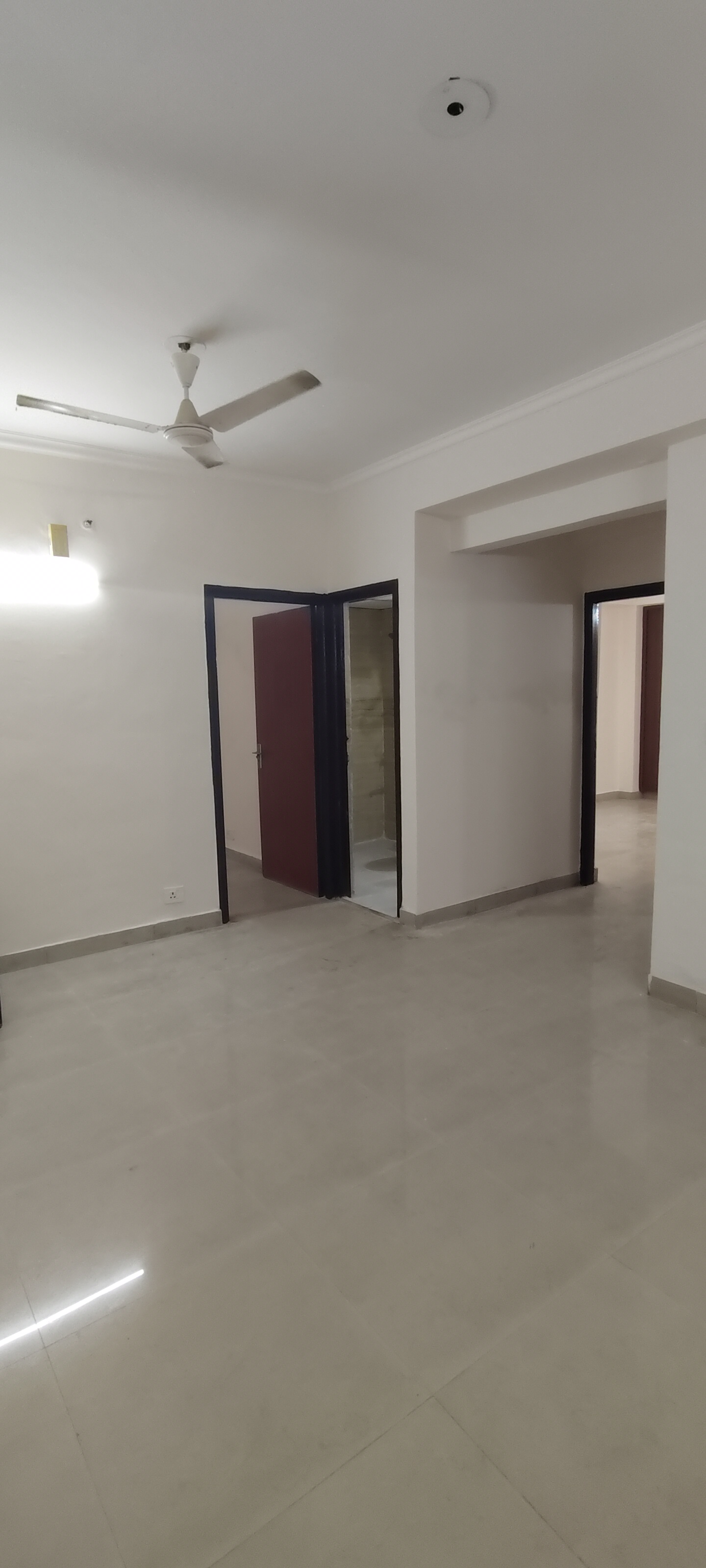 2 BHK + Extra Room Apartment For Rent in Supertech Ecociti