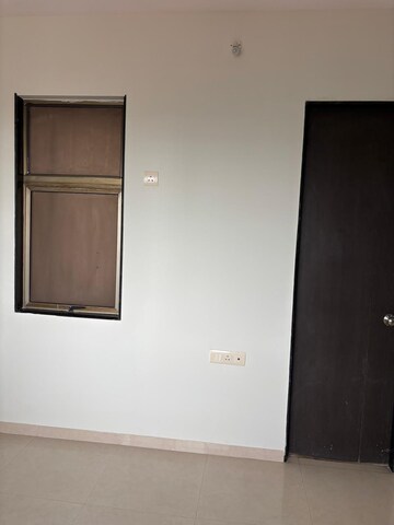 Room in 2.5 BHK Apartment at Neelkanth Palms, Kapur Bawdi – for Rent