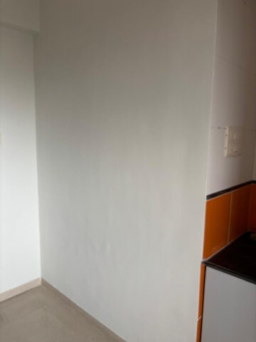 Room in 2.5 BHK Apartment at Neelkanth Palms, Kapur Bawdi – for Rent