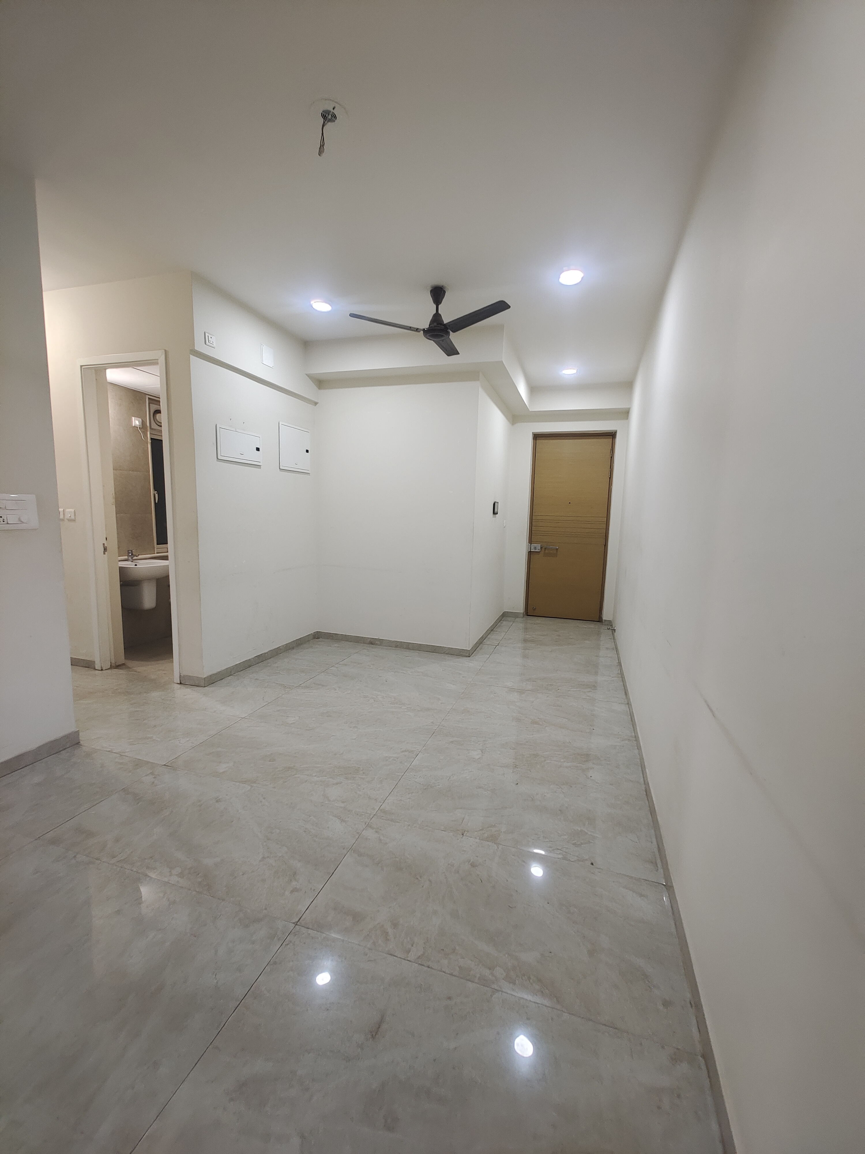 2 BHK + Pooja Room Apartment For Rent in Tata Serein