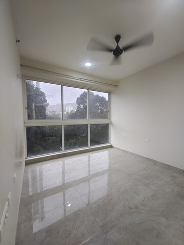 Room in 2 BHK Apartment at Tata Serein, Pokhran Road No Two – for Rent