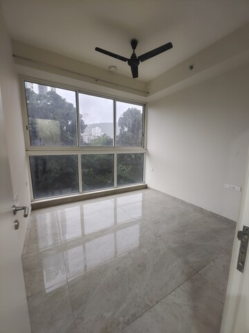 Room in 2 BHK Apartment at Tata Serein, Pokhran Road No Two – for Rent