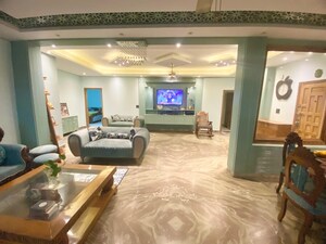 Parking in 3.5 BHK Builder Floor at Sector 76 – for Sale