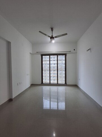 Room in 3 BHK Apartment at Raheja Serenity, Kandivali East – for Rent