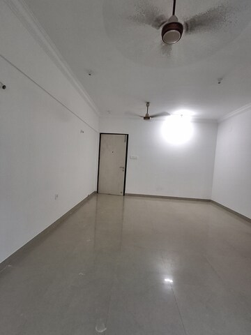 Room in 3 BHK Apartment at Raheja Serenity, Kandivali East – for Rent