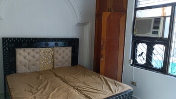 Bedroom in 2 BHK Builder Floor at Vaishali Sector 4 – for Rent