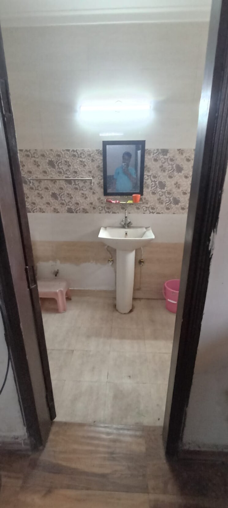 Bathroom, green fields colony 4 Bedroom 2520 Sq.Ft. Builder Floor In Green Fields Colony Faridabad 8908936