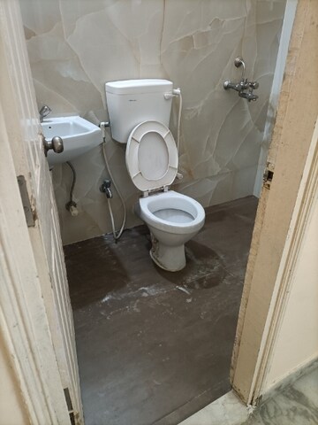 Bathroom in 2.5 BHK Apartment at Diamond Brindavan Garden, Tangra – for Rent
