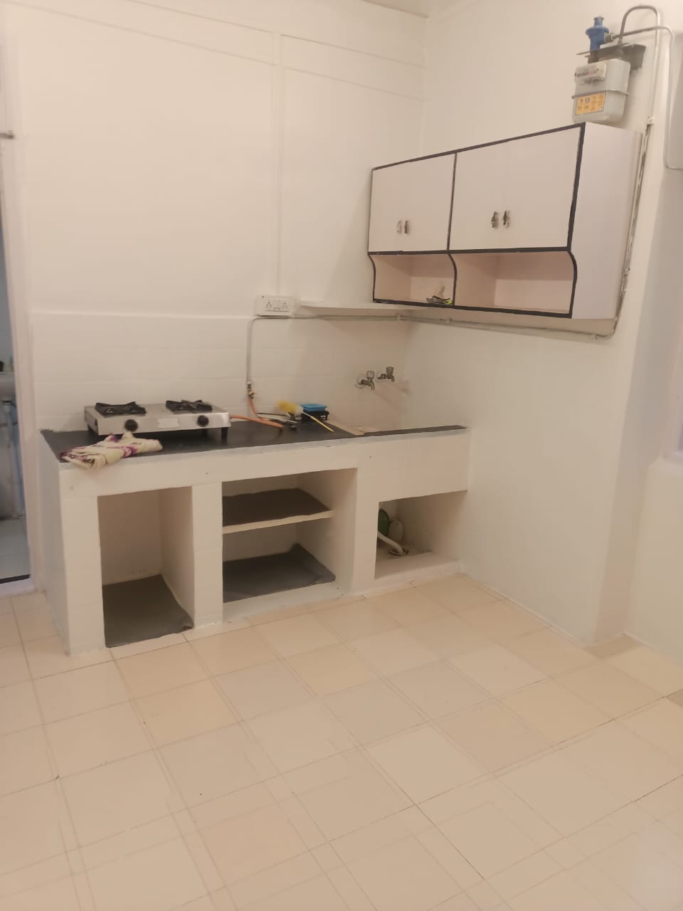 1 RkApartment For Rent in Matung Kamal Kunj Apartment