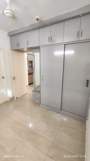 Room in 3 BHK Apartment at Gaur City 2 - 14th Avenue, Sector 16c Greater Noida – for Sale