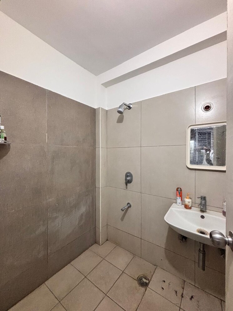 Bathroom, indiranagar 3 Bedroom 2000 Sq.Ft. Apartment In Indiranagar Bangalore 8909118