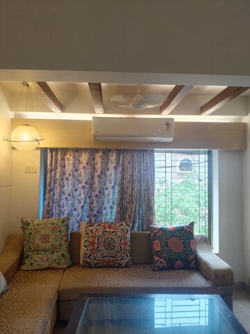 Bedroom in 2 BHK Apartment at Silver Sand CHS, Andheri West – for Rent