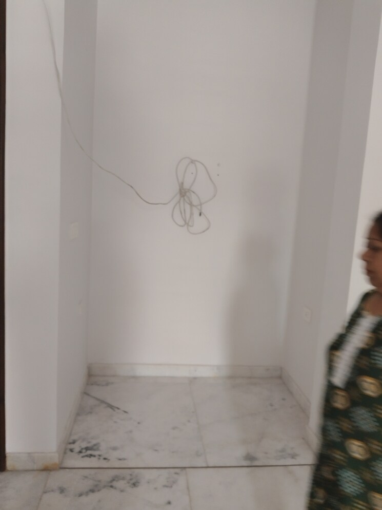 Room, sector 45 2 Bedroom 250 Sq.Yd. Builder Floor In Sector 45 Faridabad 8909125