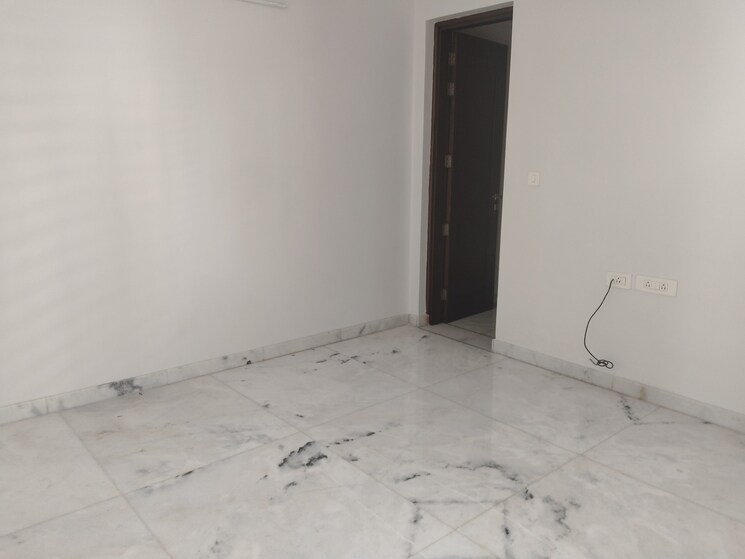 Room, sector 45 2 Bedroom 250 Sq.Yd. Builder Floor In Sector 45 Faridabad 8909125
