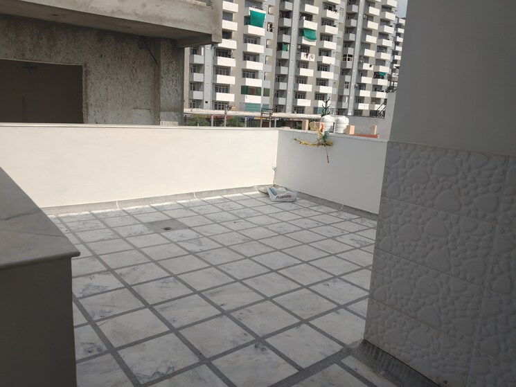 Balcony, sector 45 2 Bedroom 250 Sq.Yd. Builder Floor In Sector 45 Faridabad 8909125