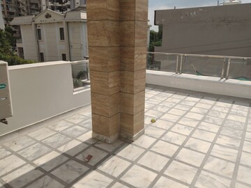 Balcony in 2 BHK Builder Floor at Sector 45 – for Rent