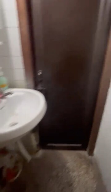 Bathroom in 2.5 BHK Apartment at Uma Cooperative Society, Mayur Vihar 1 – for Rent