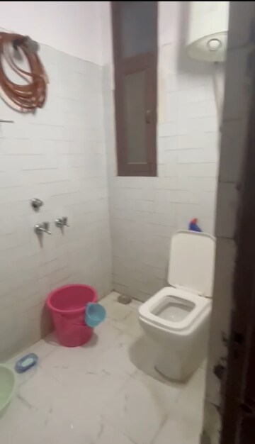 Bathroom in 2.5 BHK Apartment at Uma Cooperative Society, Mayur Vihar 1 – for Rent