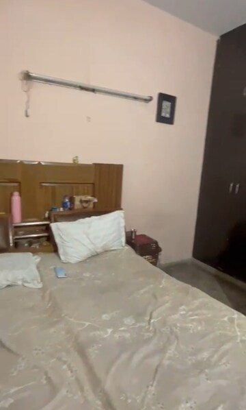 Master Bedroom in 2.5 BHK Apartment at Uma Cooperative Society, Mayur Vihar 1 – for Rent