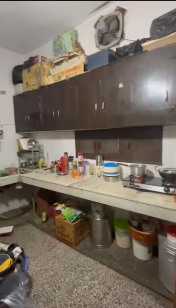 Kitchen in 2.5 BHK Apartment at Uma Cooperative Society, Mayur Vihar 1 – for Rent