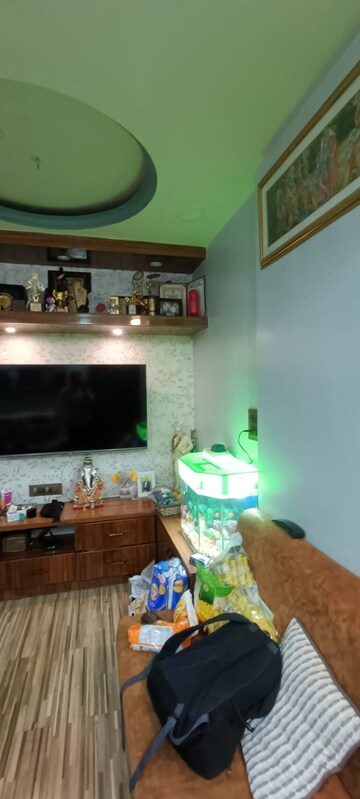Furnished Amenities in 2 BHK Apartment at Green Fields Apartment, Andheri East – for Rent
