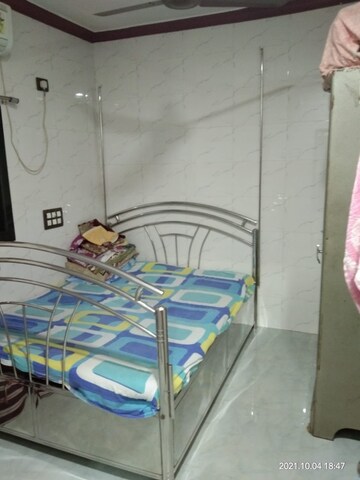 Room in 2 BHK Apartment at Dheeraj Darshan, Jogeshwari East – for Rent