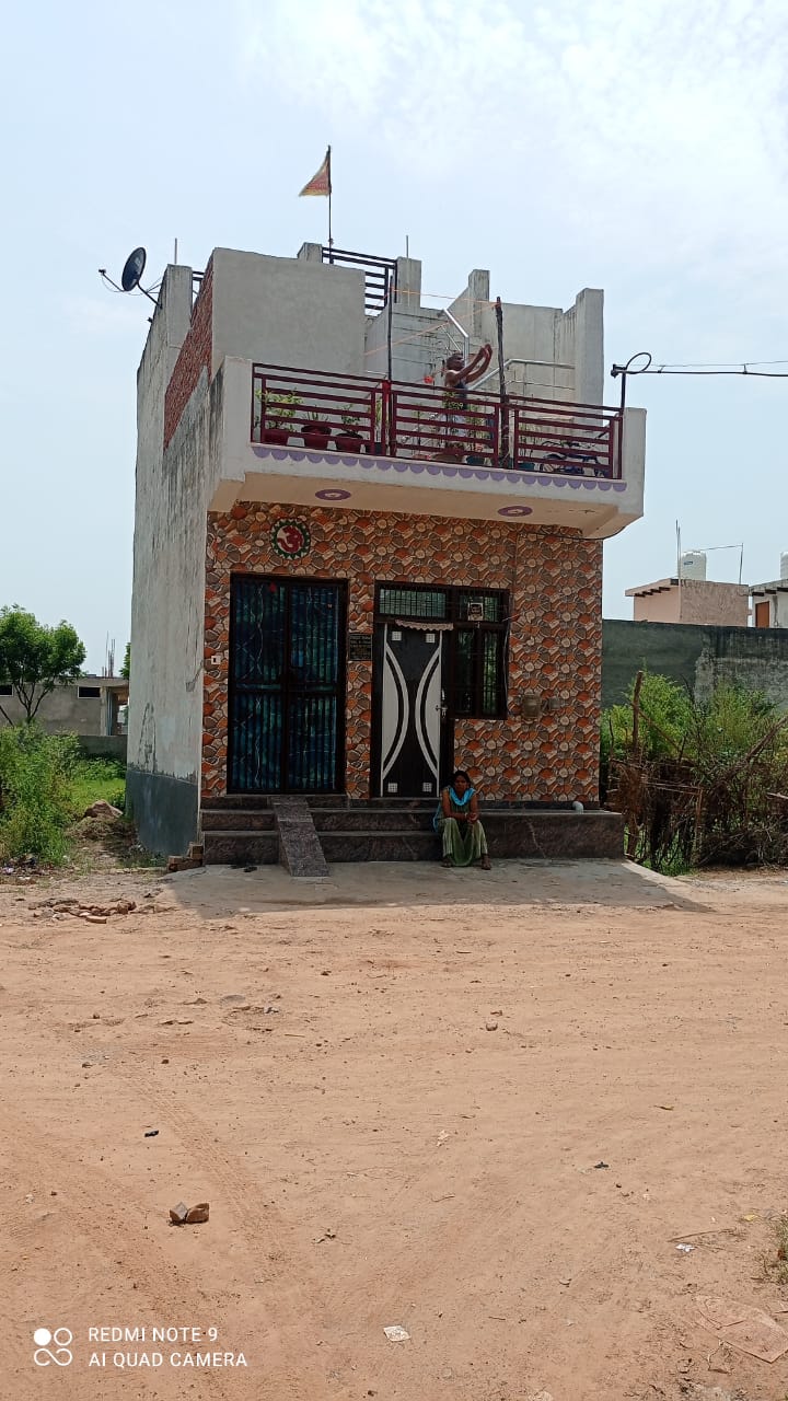 Plot For Sale in Select City Residency