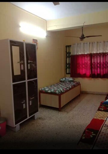 Room in  Pg at Prabhadevi – for Rent