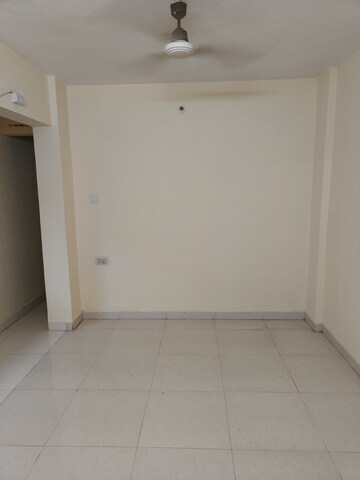 Room in 2 BHK Apartment at Seawoods Sector 44 – for Rent