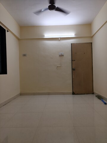 Room in 2 BHK Apartment at Seawoods Sector 44 – for Rent