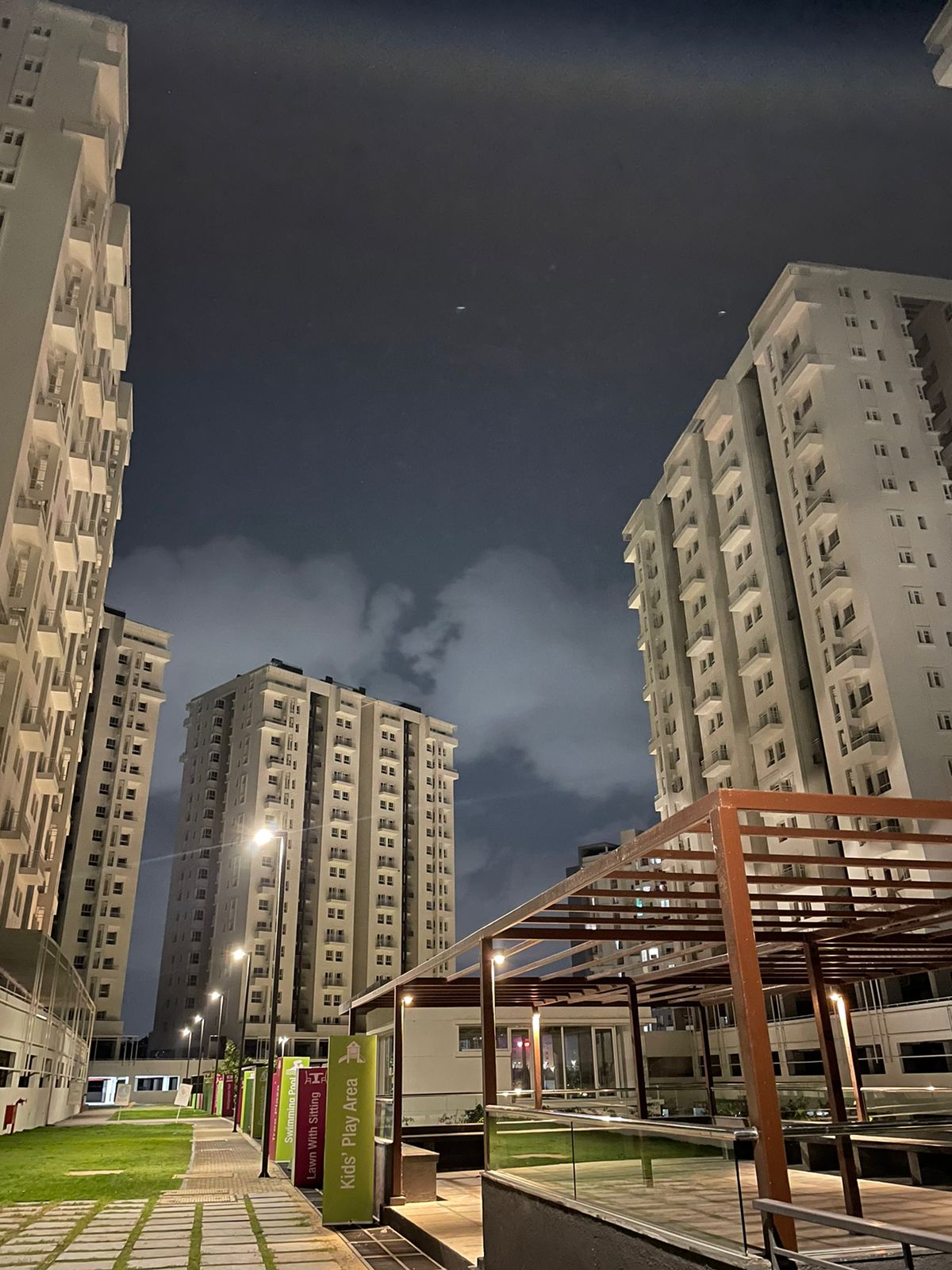 2 BHK + Extra Room Apartment For Sale in Godrej Greens