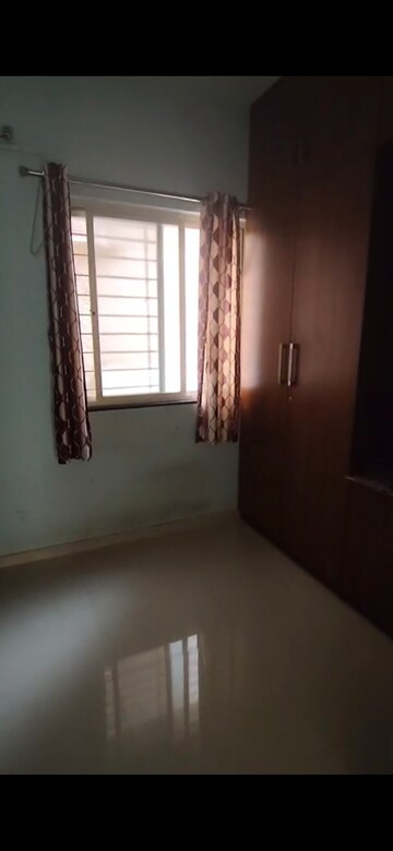 Room in Studio Apartment at Senapati Bapat Road – for Rent