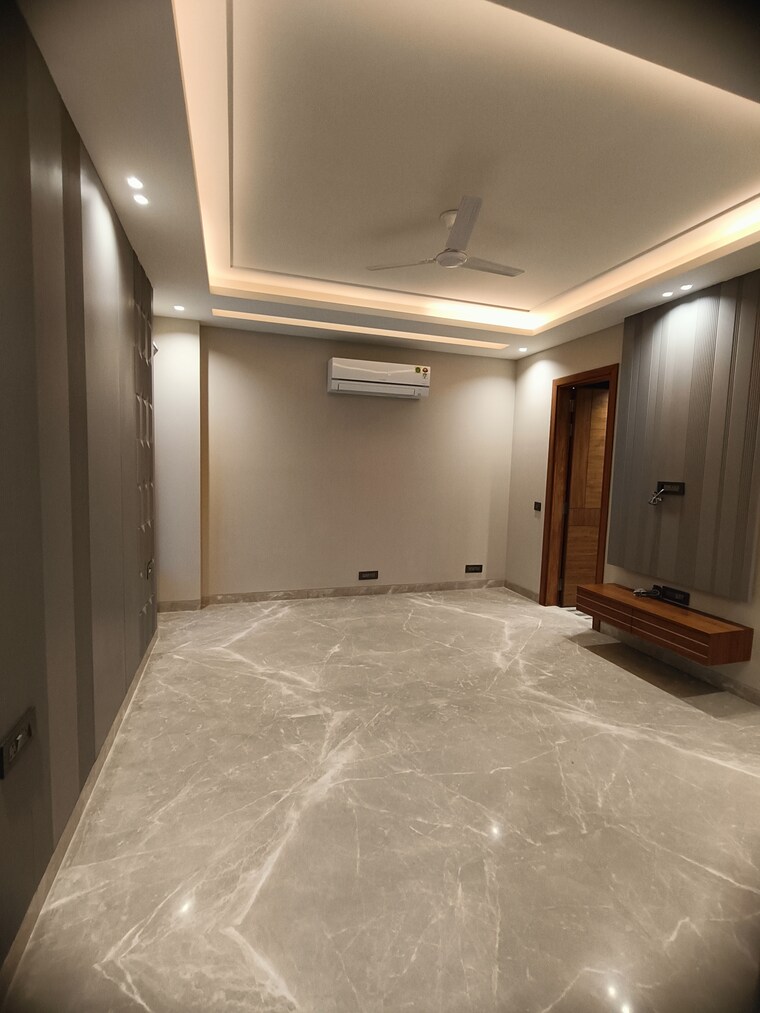 Room, greater kailash ii 4 Bedroom 2700 Sq.Ft. Builder Floor In Greater Kailash ii Delhi 8909322