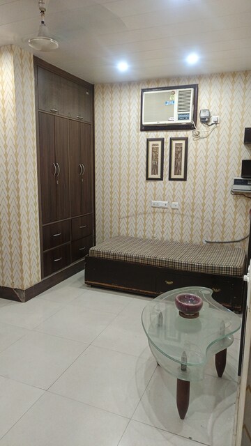 Master Bedroom in 3 BHK Builder Floor at Patel Nagar – for Rent
