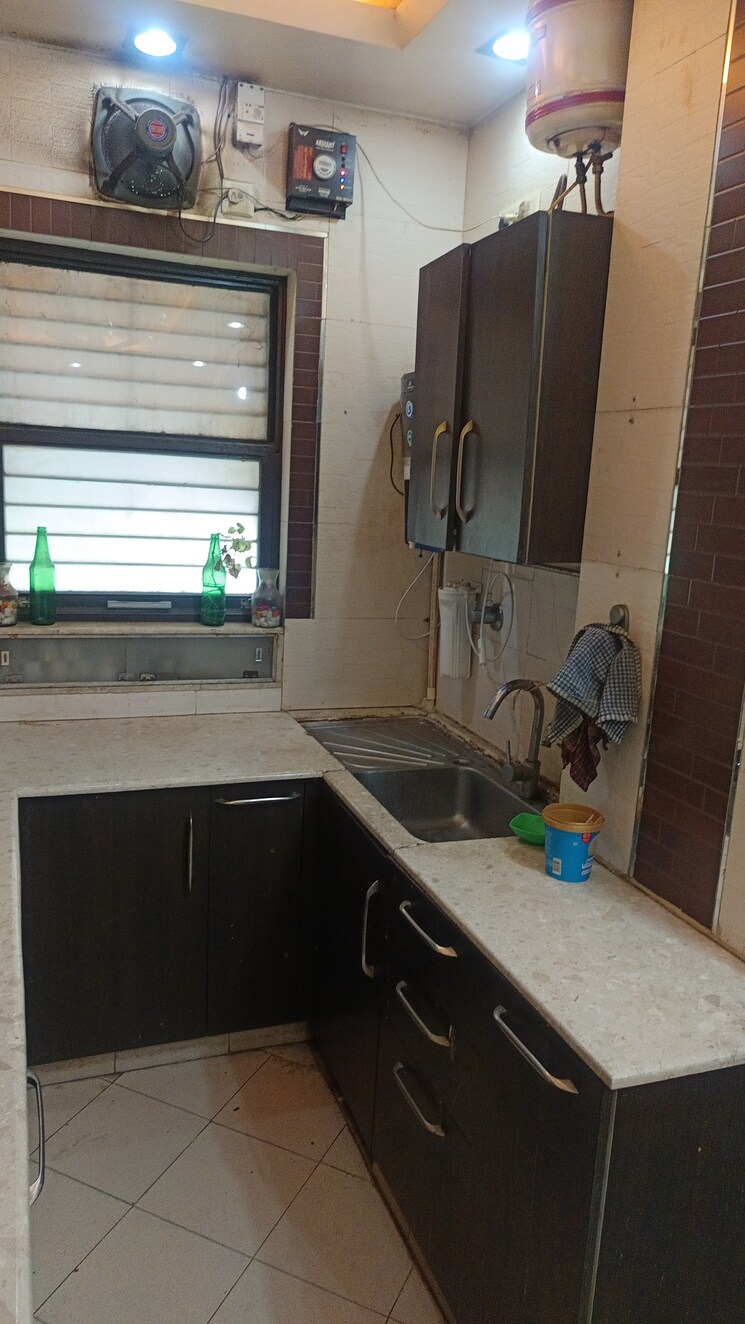 Kitchen, patel nagar 3 Bedroom 1200 Sq.Ft. Builder Floor In Patel Nagar Delhi 8909303