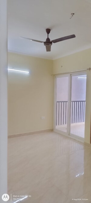 Room in 2 BHK Apartment at Gaur City 2 - 14th Avenue, Sector 16c Greater Noida – for Sale