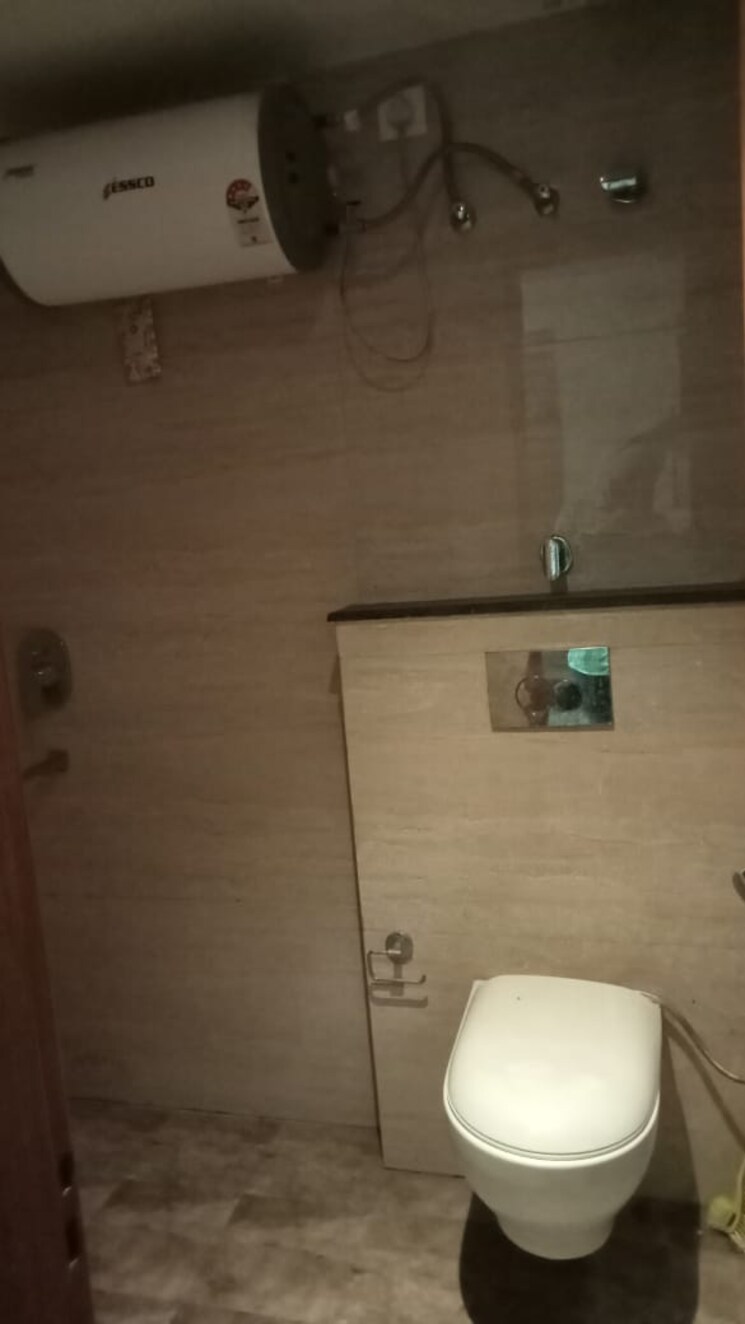 Bathroom, vip road 1 RK 800 Sq.Ft. Apartment In Vip Road Zirakpur 8909325