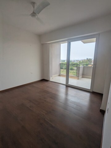 Room in 4 BHK Apartment at DLF Garden City Independent Floors, Sector 92 – for Rent