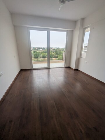 Room in 4 BHK Apartment at DLF Garden City Independent Floors, Sector 92 – for Rent