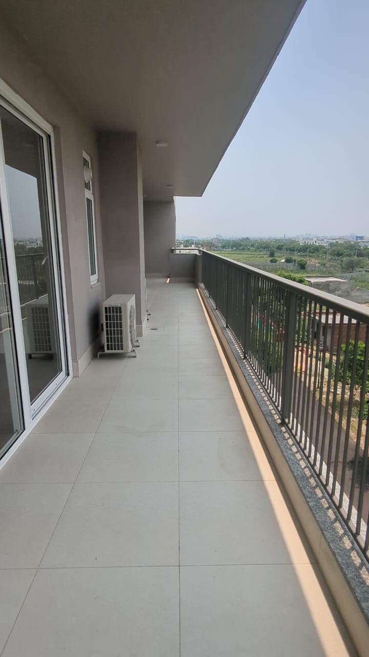 4 BHK 2864 Sq.Ft. Apartment in DLF Garden City Independent Floors