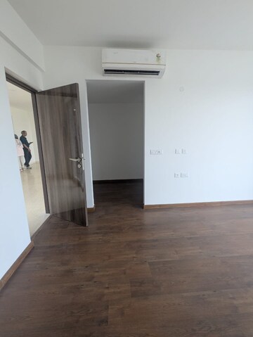 Room in 4 BHK Apartment at DLF Garden City Independent Floors, Sector 92 – for Rent