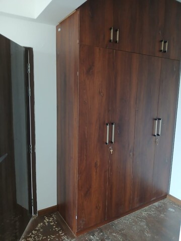 Furnished Amenities in 4 BHK Apartment at DLF Garden City Independent Floors, Sector 92 – for Rent